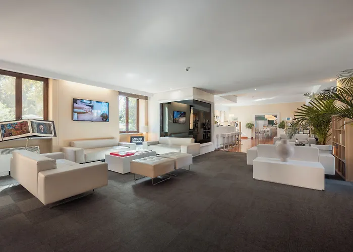 Phi Garden Area Eur Otel 4*